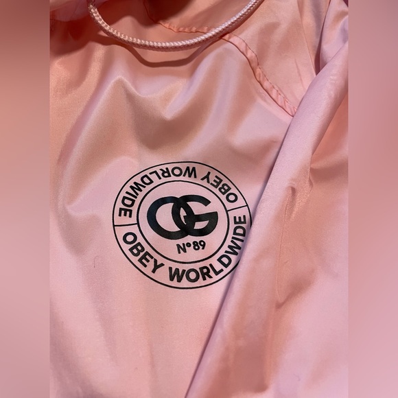 Woman’s pink Obey windbreaker - Picture 5 of 5